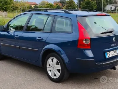Usata Renault Mégane Luxe 105 CV (77 kW) 2005 Blu Berlina