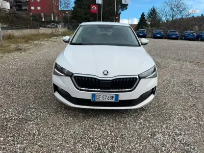 Usata Skoda Scala Ambition 95 CV (69 kW) 2021 Bianco Utilitaria