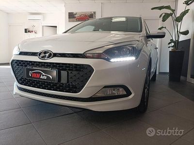 Usata Hyundai i20 Comfort 75 CV (55 kW) 2018 Bianco Berlina