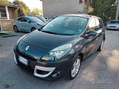 Usata Renault Scénic III Dynamique 110 CV (80 kW) 2011 Nero Monovolume