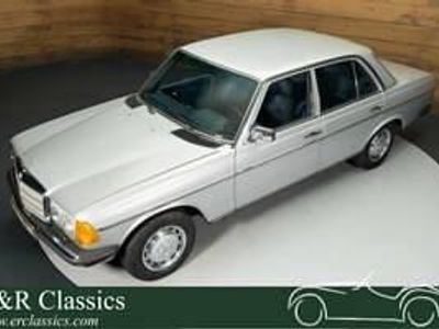 Usata Mercedes 250 129 CV (94 kW) 1978 Grigio Berlina