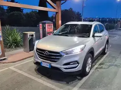 Usata Hyundai Tucson Xpossible 141 CV (103 kW) 2016 Grigio SUV