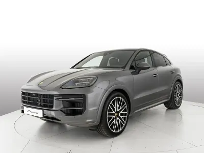 Nuova Porsche Cayenne Coupe 353 CV (259 kW) 2026 Grigio quarzite metallizzato SUV