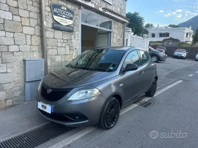 Usata Lancia Ypsilon S 95 CV (69 kW) 2018 Grigio Utilitaria