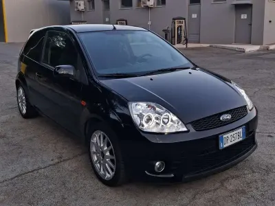 Usata Ford Fiesta S 90 CV (66 kW) 2008 Nero Utilitaria