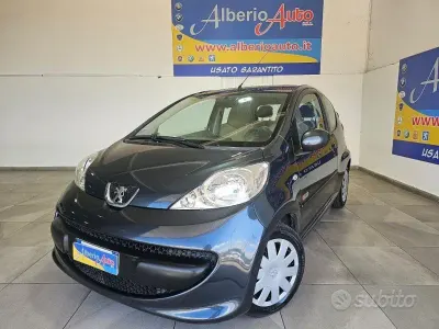 Usata Peugeot 107 68 CV (50 kW) 2008 Grigio Utilitaria