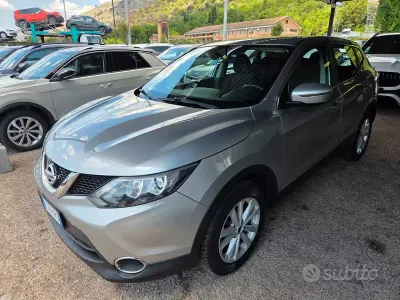 Usata Nissan Qashqai Tekna 110 CV (80 kW) 2016 Grigio SUV