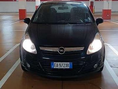 Usata Opel Corsa Edition 80 CV (58 kW) 2010 Berlina
