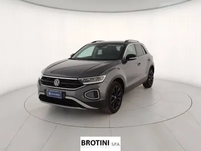 Usata VW T-Roc Sport 116 CV (85 kW) 2024 Grigio metallizzato SUV