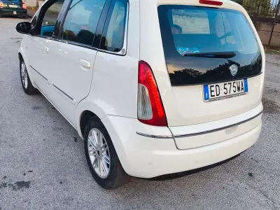 Usata Lancia Musa 95 CV (69 kW) 2011 Monovolume