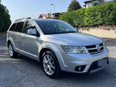 Usata Fiat Freemont 170 CV (125 kW) 2012 Grigio SUV