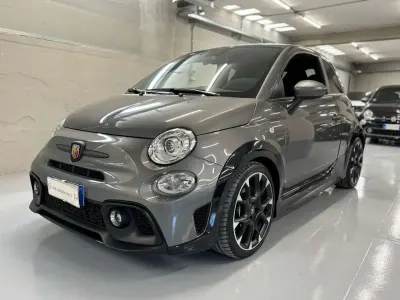 Usata Abarth 695 179 CV (131 kW) 2023 Grigio scuro Utilitaria