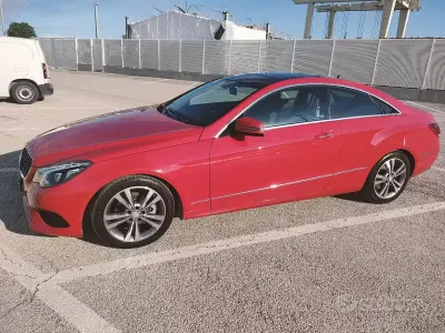 Usata Mercedes E220 170 CV (125 kW) 2015 Rosso Coupé