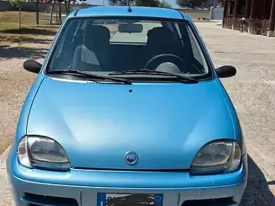 Usata Fiat 600 54 CV (39 kW) 2005 Bluazzurro Utilitaria
