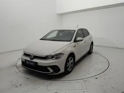 Usata VW Polo R-line 95 CV (69 kW) 2022 Beige Utilitaria
