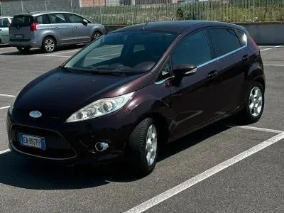 Usata Ford Fiesta 97 CV (71 kW) 2010 Berlina