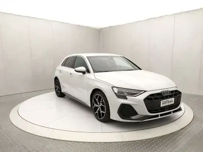 Usata Audi A3 Sportback Ambiente 150 CV (110 kW) 2024 Bianco Utilitaria