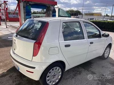 Usata Fiat Punto Active 60 CV (44 kW) 2010 Bianco Utilitaria