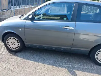 Usata Lancia Ypsilon 60 CV (44 kW) 2006 Grigio Utilitaria