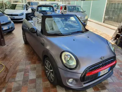 Usata Mini Cooper D Cabriolet Hype 116 CV (85 kW) 2016 Grigio Cabrio