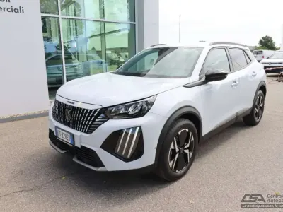 Usata Peugeot 2008 Active 102 CV (75 kW) 2024 Bianco SUV