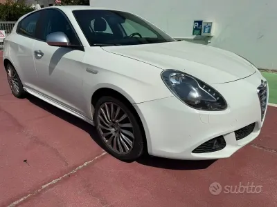 Usata Alfa Romeo Giulietta Distinctive 170 CV (125 kW) 2010 Bianco Utilitaria