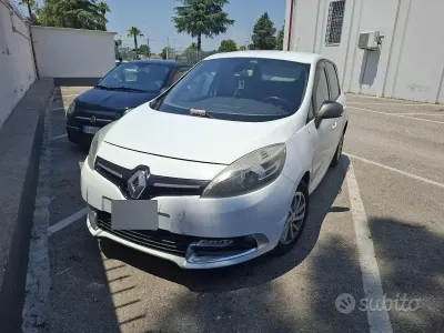 Usata Renault Scénic III 110 CV (80 kW) 2013 Bianco Monovolume