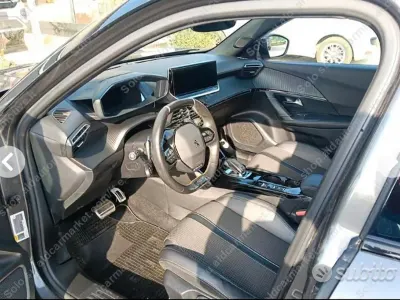 Gebraucht Peugeot 2008 GT-line 131 PS (96 kW) 2021 Grau SUV