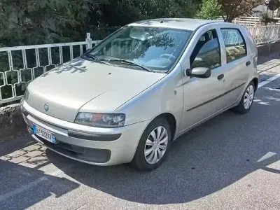 Usata Fiat Punto 60 CV (44 kW) 2002 Grigio Utilitaria