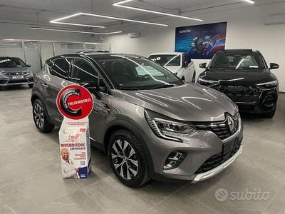 Usata Renault Captur Techno 91 CV (66 kW) 2024 Grigio SUV