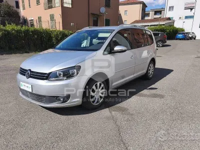 Begagnad VW Touran Comfortline 150 HK (110 kW) 2015 Grå Minibuss