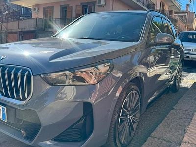 Begagnad BMW X1 Sport Line 150 HK (110 kW) 2024 Grå SUV