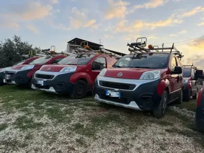 Begagnad Fiat Fiorino 95 HK (69 kW) 2016 Röd Minibuss