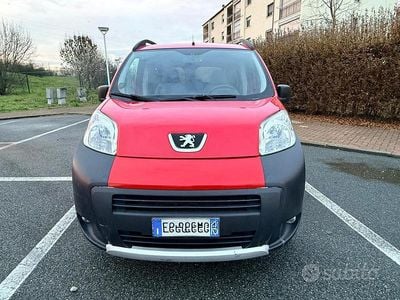 Usata Peugeot Bipper Family 75 CV (55 kW) 2013 Rosso Monovolume