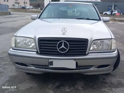 Usata Mercedes C180 Elegance 122 CV (89 kW) 1998 Argento Berlina