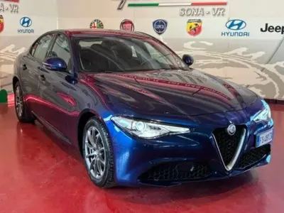 Usata Alfa Romeo Giulia Business 136 CV (100 kW) 2018 Blu/azzurro Berlina