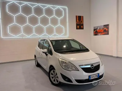 Usata Opel Meriva Cosmo 120 CV (88 kW) 2013 Bianco Monovolume