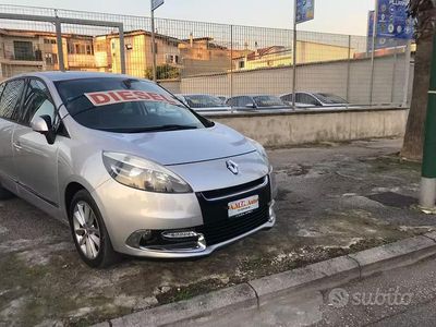Usata Renault Scénic III Luxe 110 CV (80 kW) 2012 Grigio Monovolume