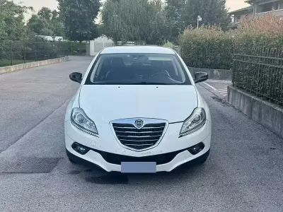 Usata Lancia Delta 120 CV (88 kW) 2013 Bianco Utilitaria