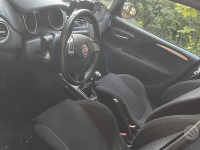 Usata Fiat Punto Lounge 77 CV (56 kW) 2014 Blu Berlina