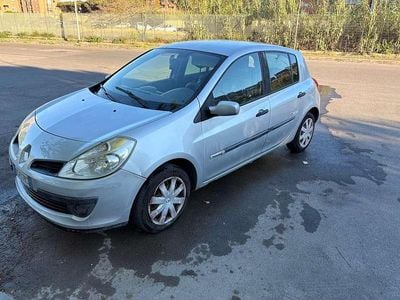 Occasion Renault Clio III Rip Curl 75 PK (55 kW) 2008 Grijs Sedan