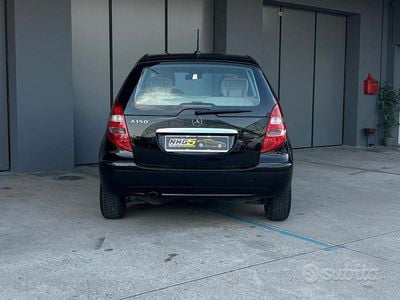 Käytetty Mercedes A150 95 HP (69 kW) 2005 Musta Sedan