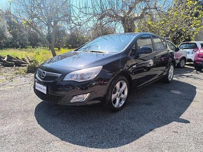 Usata Opel Astra Cosmo 110 CV (80 kW) 2012 Nero Berlina