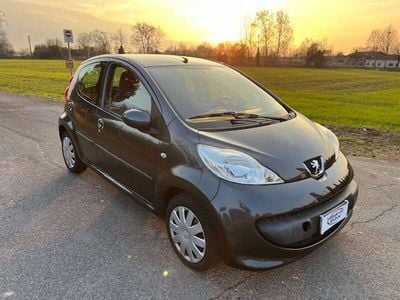 Usata Peugeot 107 68 CV (50 kW) 2007 Grigio Utilitaria