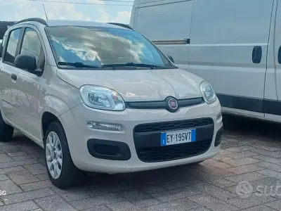 Usata Fiat Panda Lounge 85 CV (62 kW) 2015 Beige Utilitaria