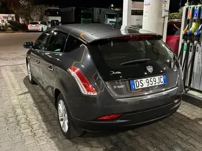 Usata Lancia Delta 2007 Grigio Utilitaria