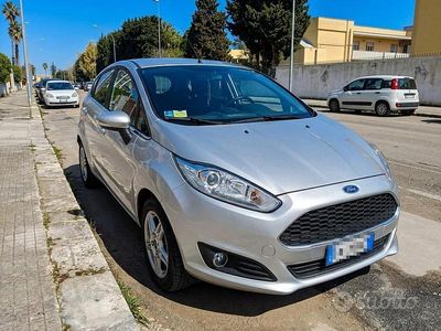 Usata Ford Fiesta Titanium 97 CV (71 kW) 2015 Grigio Berlina