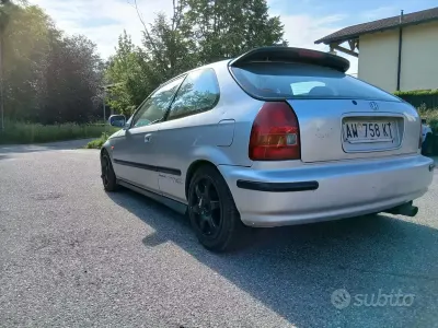 Usata Honda Civic 75 CV (55 kW) 1998 Grigio Berlina