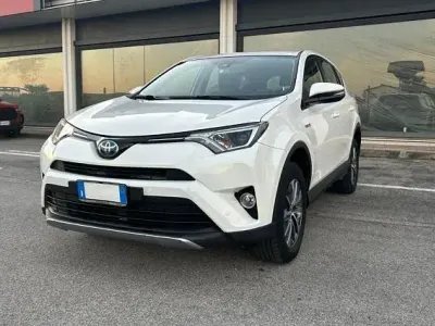Begagnad Toyota RAV4 Hybrid Active 155 HK (114 kW) 2016 SUV