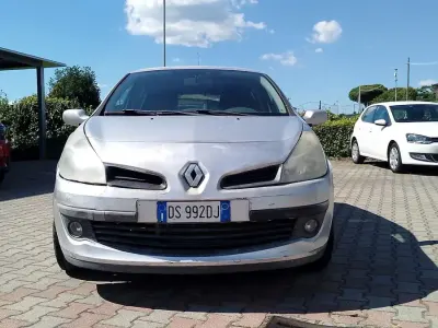 Usata Renault Clio II Rip Curl 75 CV (55 kW) 2009 Berlina